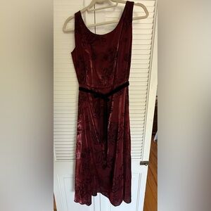 Jessica Howard Burgundy Floral Velvet-Trim Satin Dress